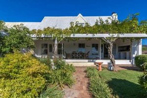 Discover the Enchanting Bed and Breakfasts of Stellenbosch, South Africa | Africa Unveiled: Nature, Culture, and History